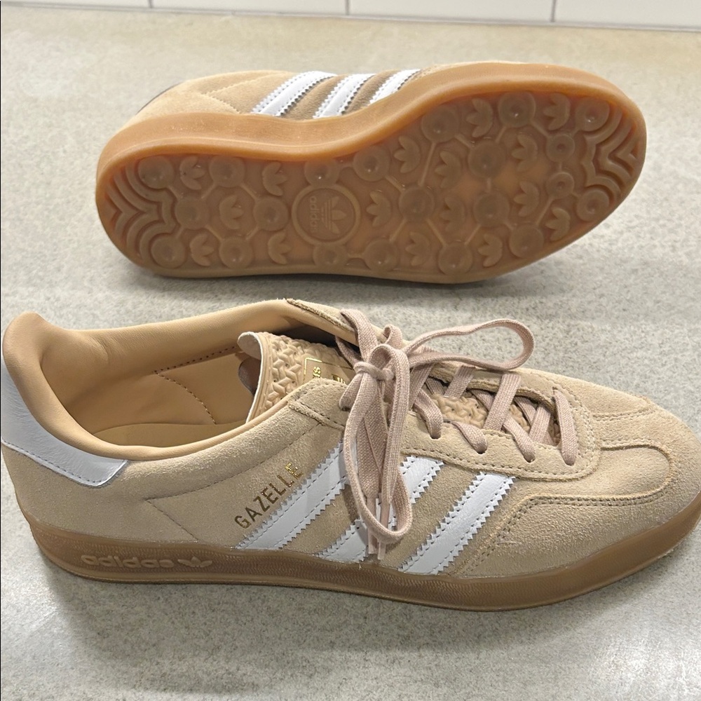 Adidas Gazelle Women's Tan and White Sneakers - Picture 4 of 4